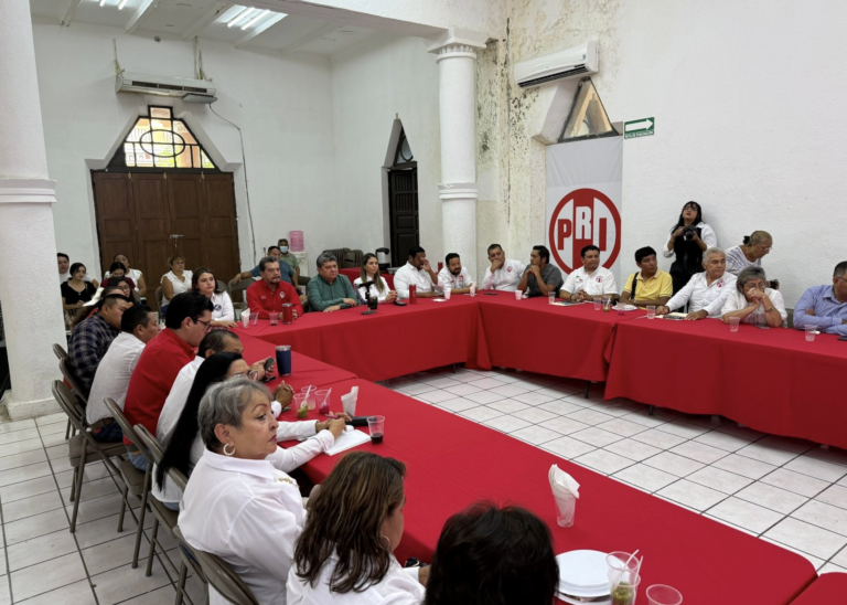 EL RUMBO NO SE IMPROVISA, SE TRABAJA, SE ORGANIZA Y SE CONSTRUYE CON LOS PIES EN LA TIERRA