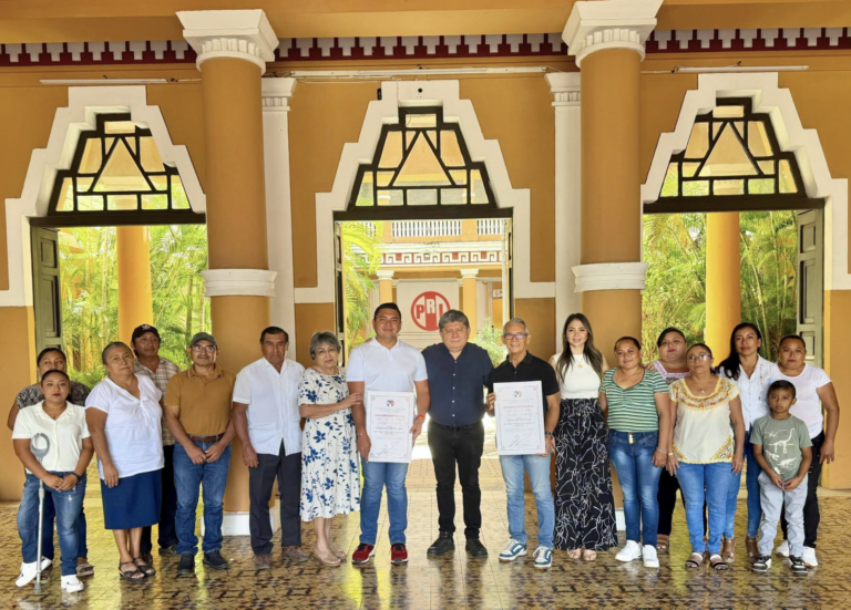 Las calles de #Yucatán no mienten. Cuando caminas por los municipios, por las comisarías, cuando hablas de frente con las familias, te das cuenta de algo fundamental: a la gente no le interesan los discursos desde escritorios elegantes ni las promesas que se quedan atrapadas en la arrogancia de una oficina
